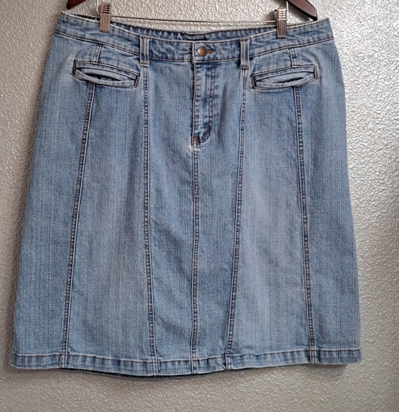 Vintage Venezia Blue Denim Knee Length Skirt. Size 16 - Picture 1 of 4